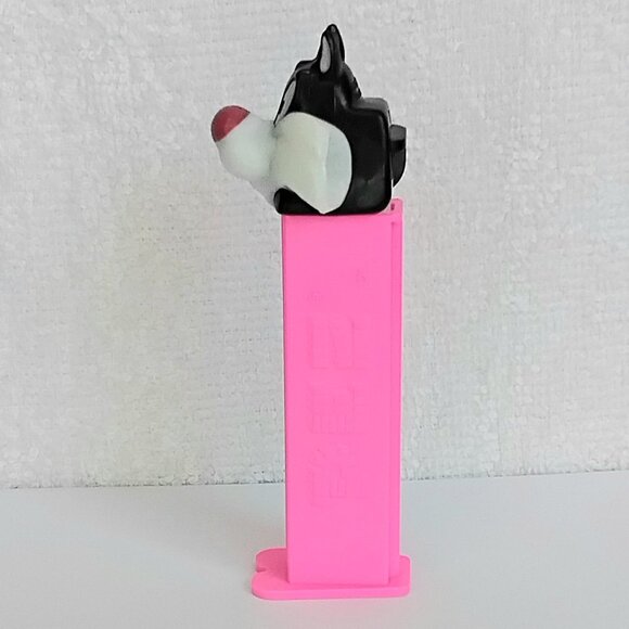 3/$24 NM/M Looney Tunes Sylvester Cat on Pink PEZ Dispenser!! - Picture 4 of 5